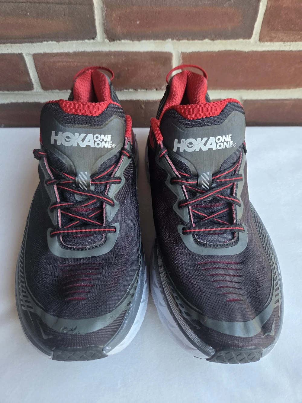 HOKA ONE ONE Bondi 5 Men's US 11 UK 10.5 Black Red Running Shoes